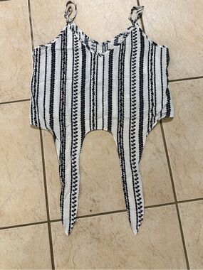 Women’s Navy & White Striped V-Neck Tank Top with front tie knot sz M NWT